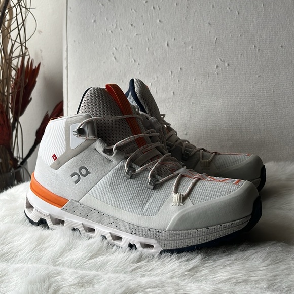 On Running Cloudtrax Water Repellent Hiking Shoe (Women)Frost white - Picture 5 of 15